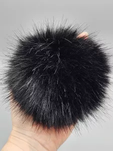 Kožešinová velká bambule 12 cm přívěsek na klíče