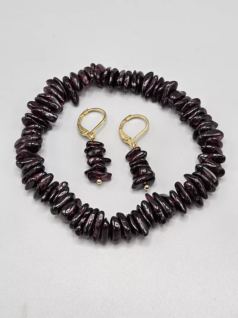 Náušnice - Granát sekané kousky ve zlatém provedení