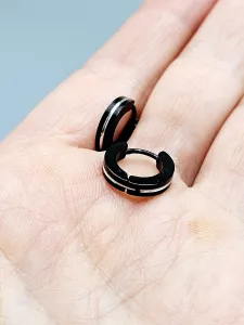 Ocelové náušnice - Černo-stříbrné kruhy