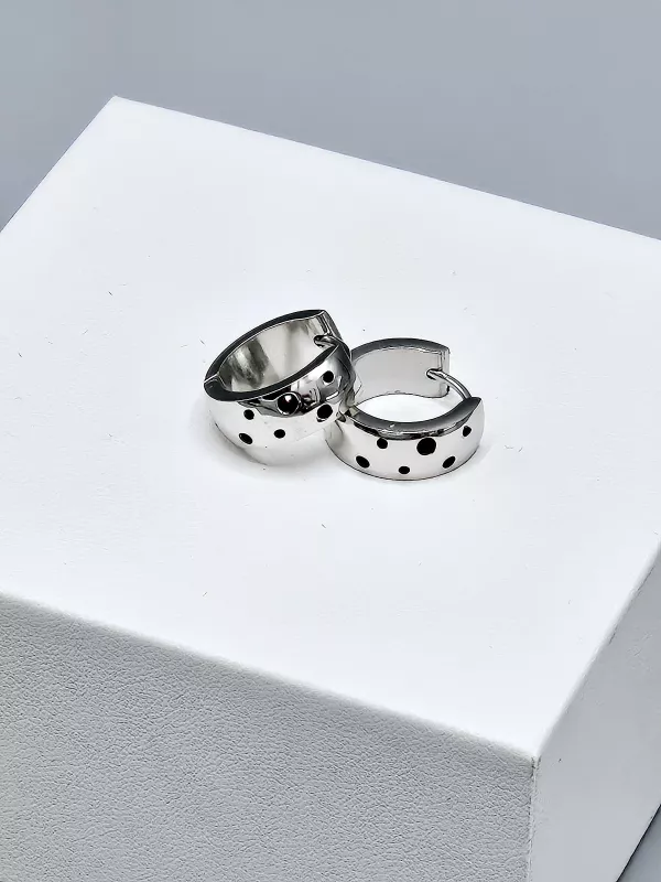 Ocelové náušnice - Zdobené kruhy černé