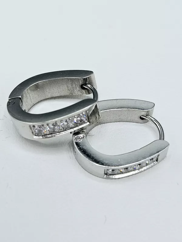 Ocelové náušnice - Zdobené oválky stříbrné barvy