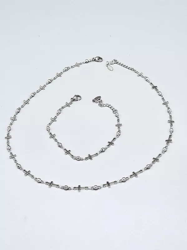 Ocelový náhrdelník - Křížky ve stříbrném provedení (45 cm + 5 cm)