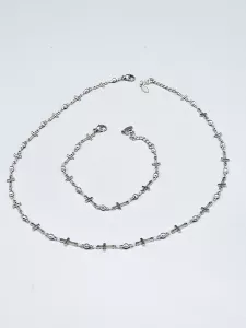 Ocelový náramek - Křížky ve stříbrném provedení