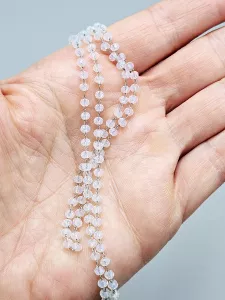 Ocelový řetízek lesklý s mléčnými broušenými korálky (0,35 x 49 cm)