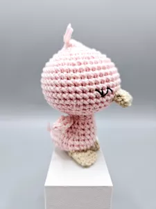 Ručně háčkovaná kačenka lososově růžová Ručně háčkovaná kačenka lososově růžová