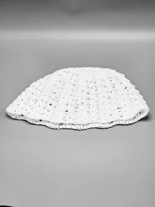 Ručně háčkovaná letní čepka bílá D3 (58 - 60 cm)