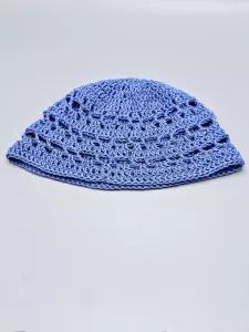 Ručně háčkovaná letní čepka modrá - matná chrpa C3 (58 - 60 cm)