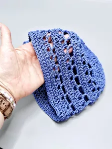 Ručně háčkovaná letní čepka modrá - matná chrpa C3 (58 - 60 cm)