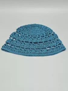 Ručně háčkovaná letní čepka petrolejová C2 (55 - 59 cm)
