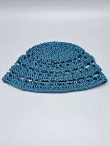 Ručně háčkovaná letní čepka petrolejová C2 (55 - 59 cm)