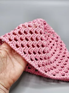 Ručně háčkovaná letní čepka růžová B1 (50 - 54 cm)