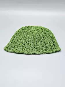 Ručně háčkovaná letní čepka trávově zelená D1 (50 - 54 cm)