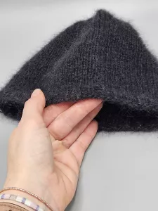 Ručně pletená čepice černá dámská velikost (52 - 54 cm)