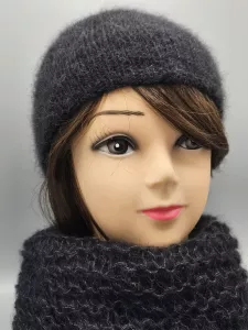 Ručně pletená čepice černá dámská velikost (54 - 56 cm)