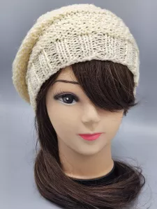 Ručně pletená merino čepice houmleska smetanová (56 - 64 cm)