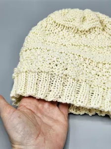 Ručně pletená merino čepice houmleska smetanová (56 - 64 cm)