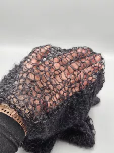 Ručně pletený šátek černý z mohéru a hedvábí