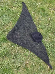 Ručně pletený šátek černý z mohéru a hedvábí