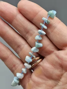 Náramek na nohu Larimar sekaný AA kvalita čisté kamínky 19 cm