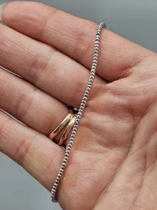 Miyuki Delica náramek na nohu shamballa - odstín stříbrná