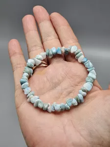 Náramek Larimar AA kvalita z čistých nepravidelných tvarů 20 cm