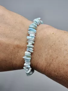 Náramek Larimar sekaný AA kvalita rovnoměrné kamínky - čisté Náramek Larimar sekaný AA kvalita rovnoměrné kamínky - čisté