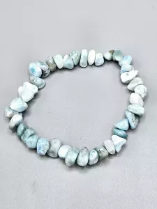 Náramek Larimar AA kvalita z čistých drobných nepravidelných tvarů 16 cm