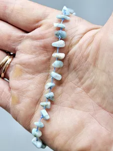 Náramek na nohu Larimar sekaný AA kvalita čisté kamínky 22,5 cm Náramek na nohu Larimar sekaný AA kvalita čisté kamínky 22,5 cm
