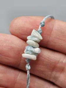 Provázkový náramek Larimar sekaný v modré (17 - 26 cm) Provázkový náramek Larimar sekaný v modré (17 - 26 cm)