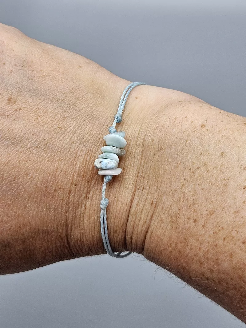 Provázkový náramek Larimar sekaný v modré (17 - 26 cm)