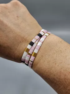 Miyuki Tila náramek - odstín růžová, smetanová a černá se zlatou 14,5 - 20 cm Miyuki Tila náramek - odstín růžová, smetanová a černá se zlatou 14,5 - 20 cm