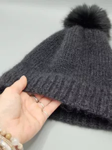 Ručně pletená čepice černá dámská velikost (56 - 60 cm) Ručně pletená čepice černá dámská velikost (56 - 60 cm)