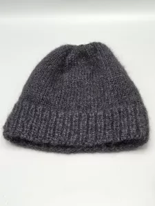 Ručně pletená čepice černá dámská velikost (56 - 60 cm) Ručně pletená čepice černá dámská velikost (56 - 60 cm)