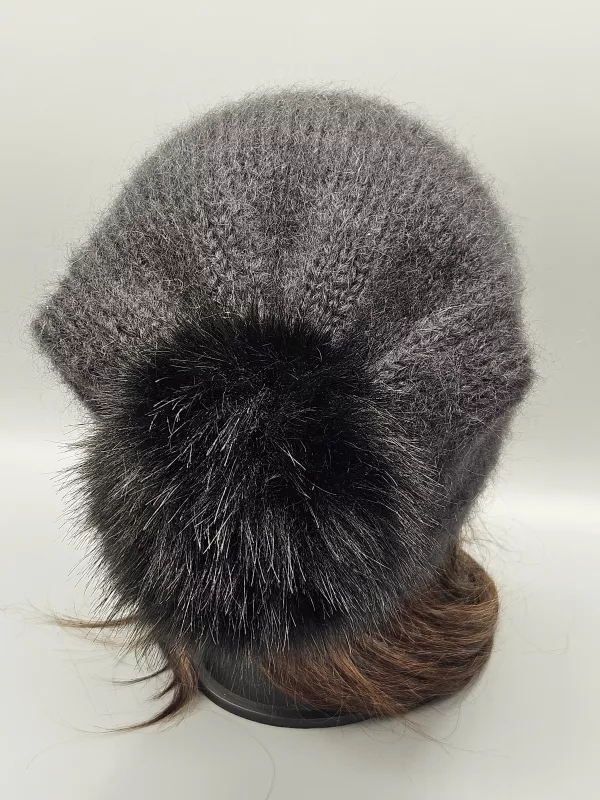 Ručně pletená čepice černá dámská velikost (56 - 60 cm)