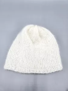 Ručně pletená čepice přírodní bílá dámská velikost (54 - 56 cm)