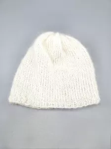 Ručně pletená čepice přírodní bílá dámská velikost (54 - 56 cm)